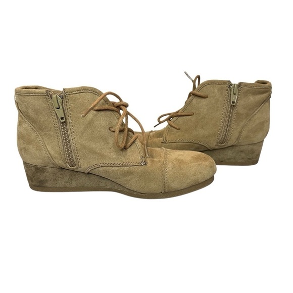 Cat & Jack Girls Faux Suede Beige Lace Up Side Zip Wedge Ankle Boots Size 4 - Picture 5 of 10